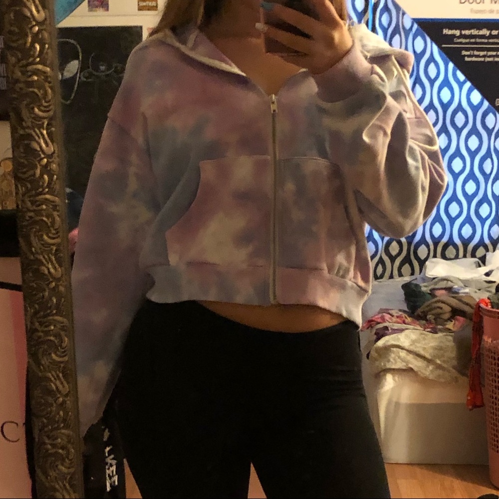 Cropped zip up